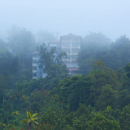 Spice Country Resort Chithirapuram Exteriér fotografie
